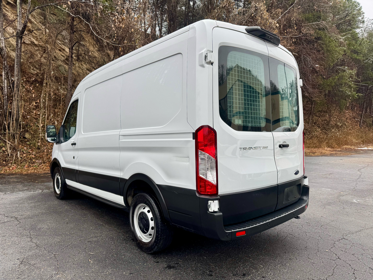 Ford Transit 250 Van Med. Roof w/Sliding Pass. 130-in. WB 2020