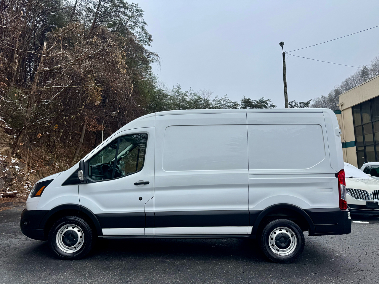 Ford Transit 250 Van Med. Roof w/Sliding Pass. 130-in. WB 2020