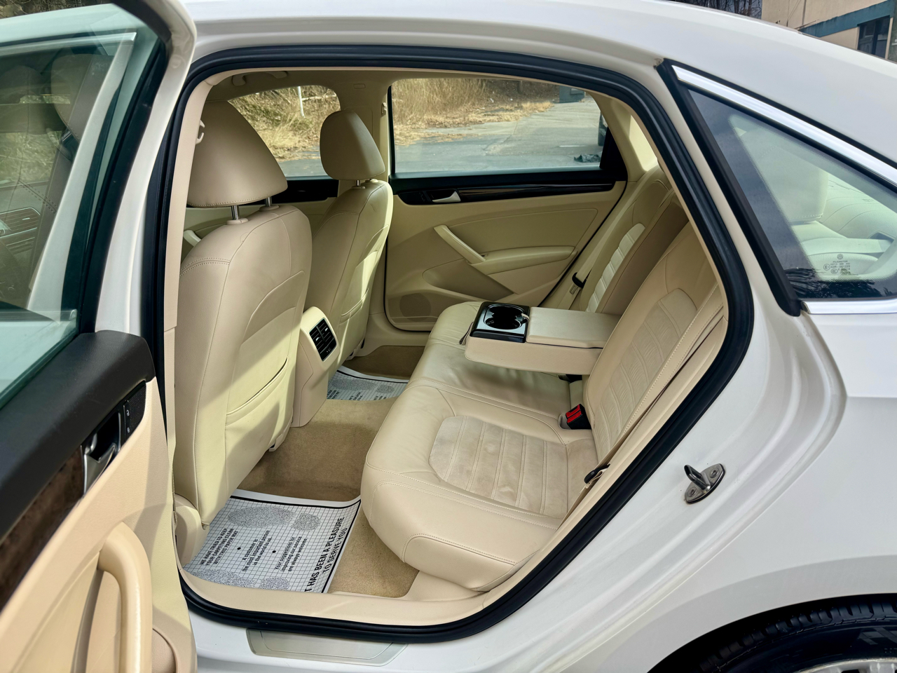 Volkswagen Passat 1.8T SEL Premium AT PZEV 2014