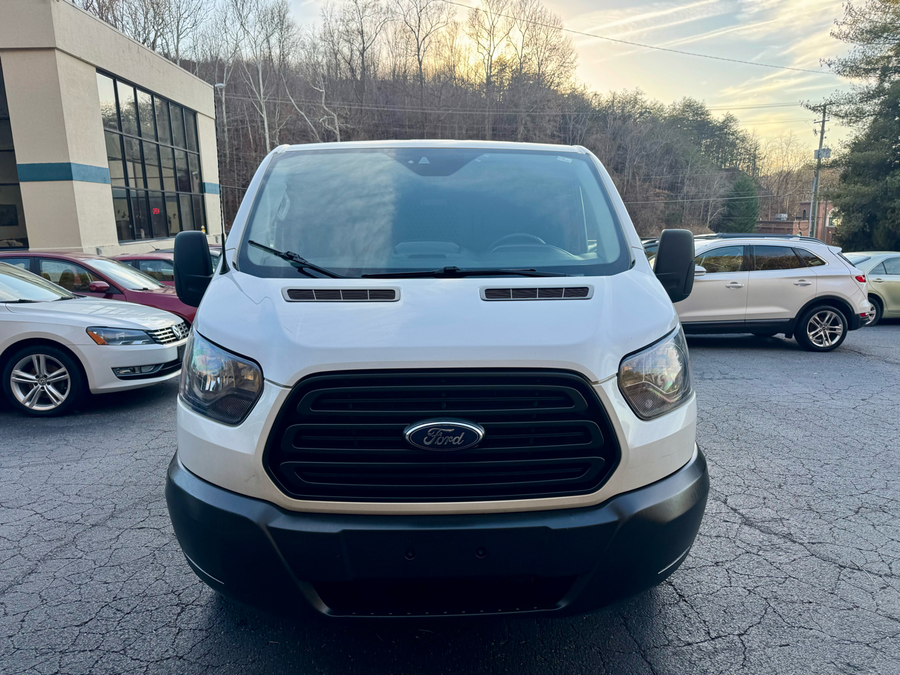 Ford Transit 150 Van Low Roof 60/40 Pass. 130-in. WB 2019