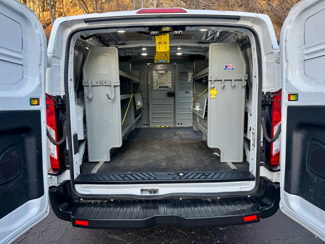 Ford Transit 150 Van Low Roof 60/40 Pass. 130-in. WB 2019