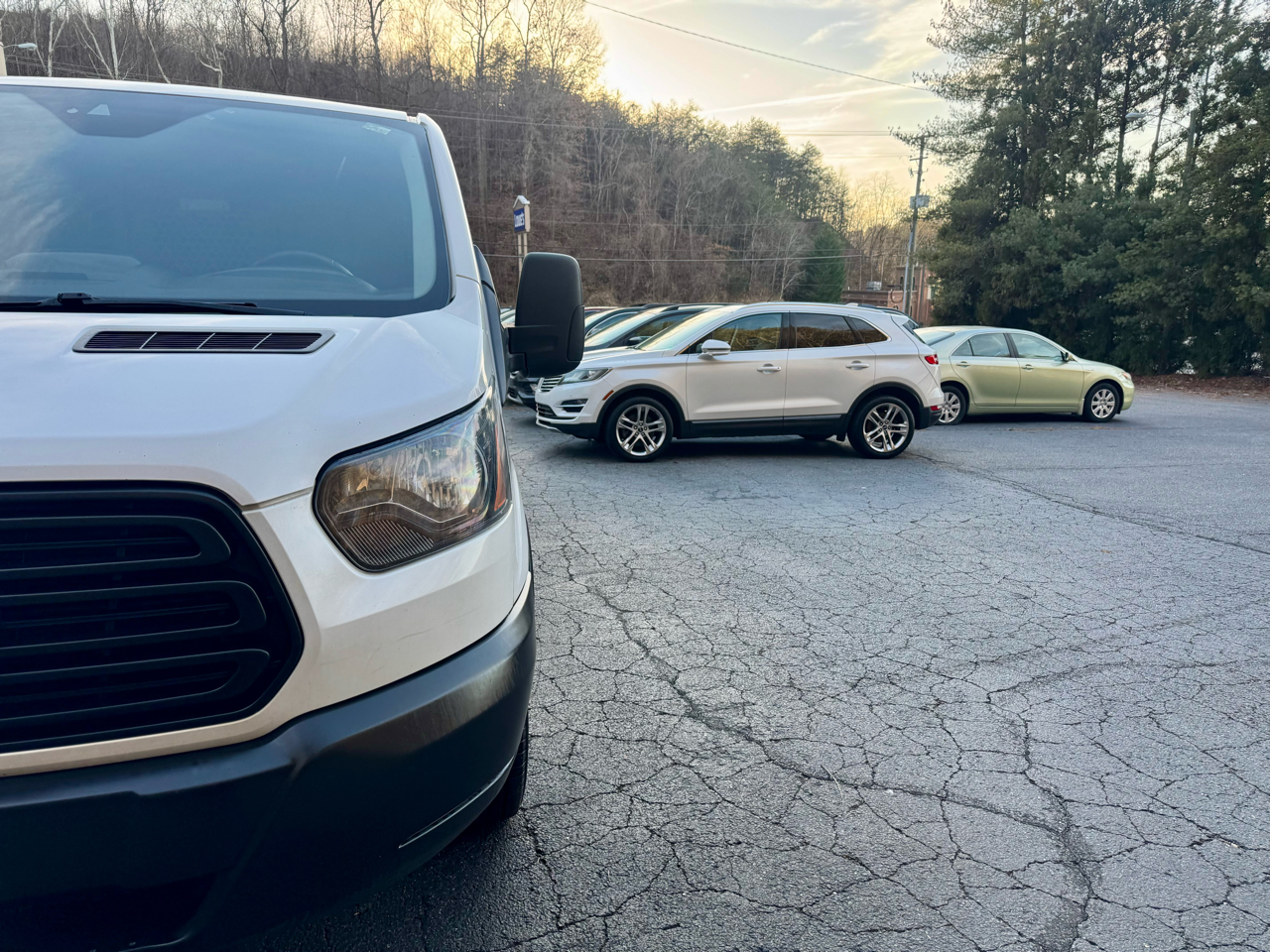 Ford Transit 150 Van Low Roof 60/40 Pass. 130-in. WB 2019