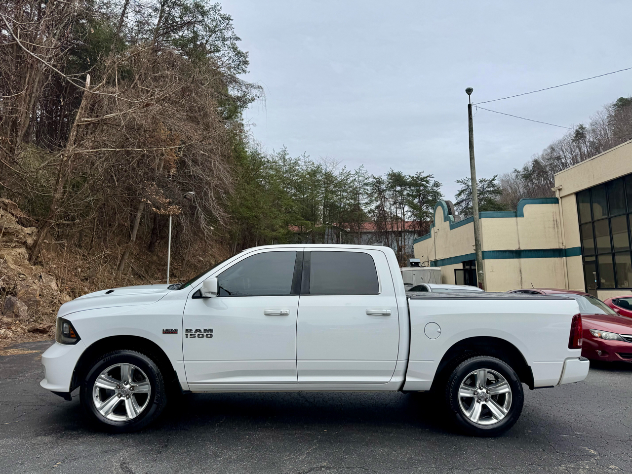 RAM 1500 Sport Crew Cab SWB 4WD 2014