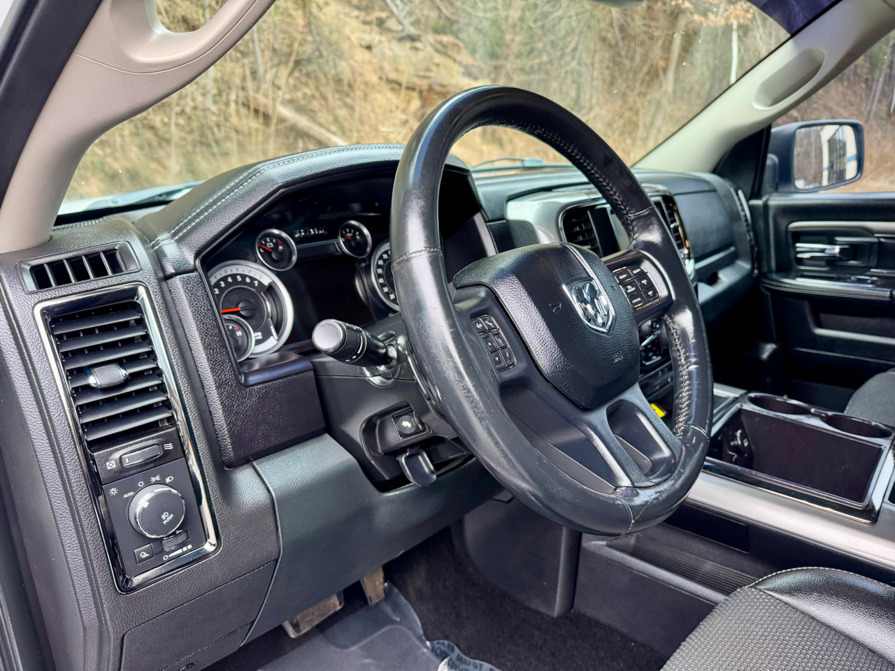 RAM 1500 Sport Crew Cab SWB 4WD 2014