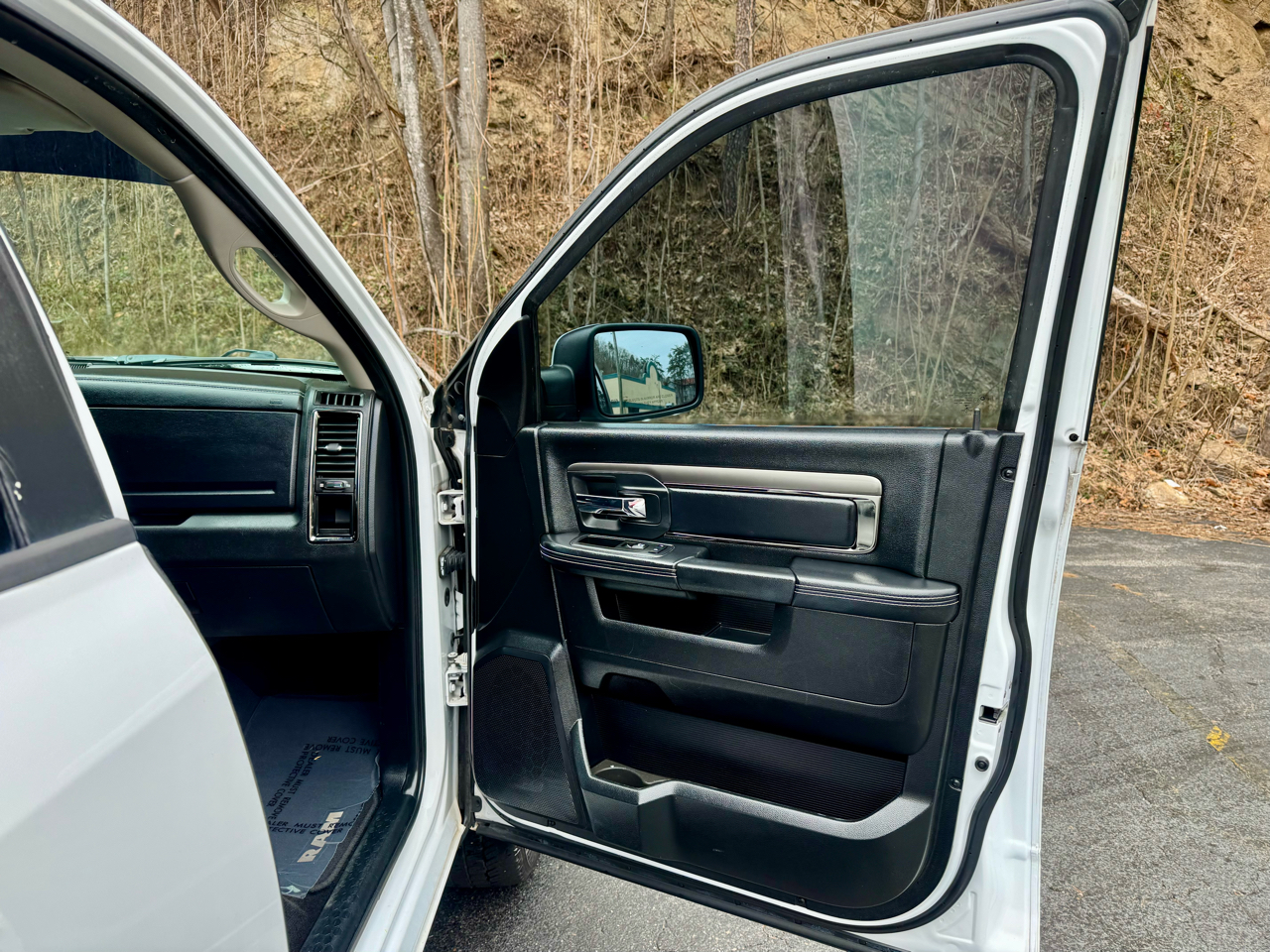 RAM 1500 Sport Crew Cab SWB 4WD 2014