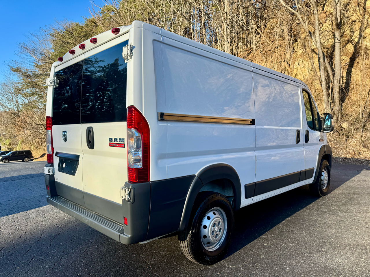 RAM Promaster 1500 Low Roof Tradesman 136-in. WB 2017