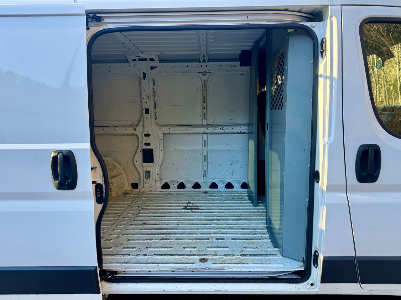 RAM Promaster 1500 Low Roof Tradesman 136-in. WB 2017