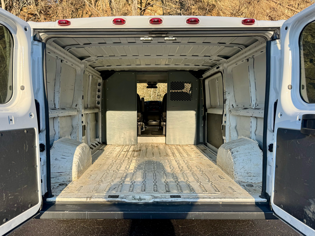 RAM Promaster 1500 Low Roof Tradesman 136-in. WB 2017