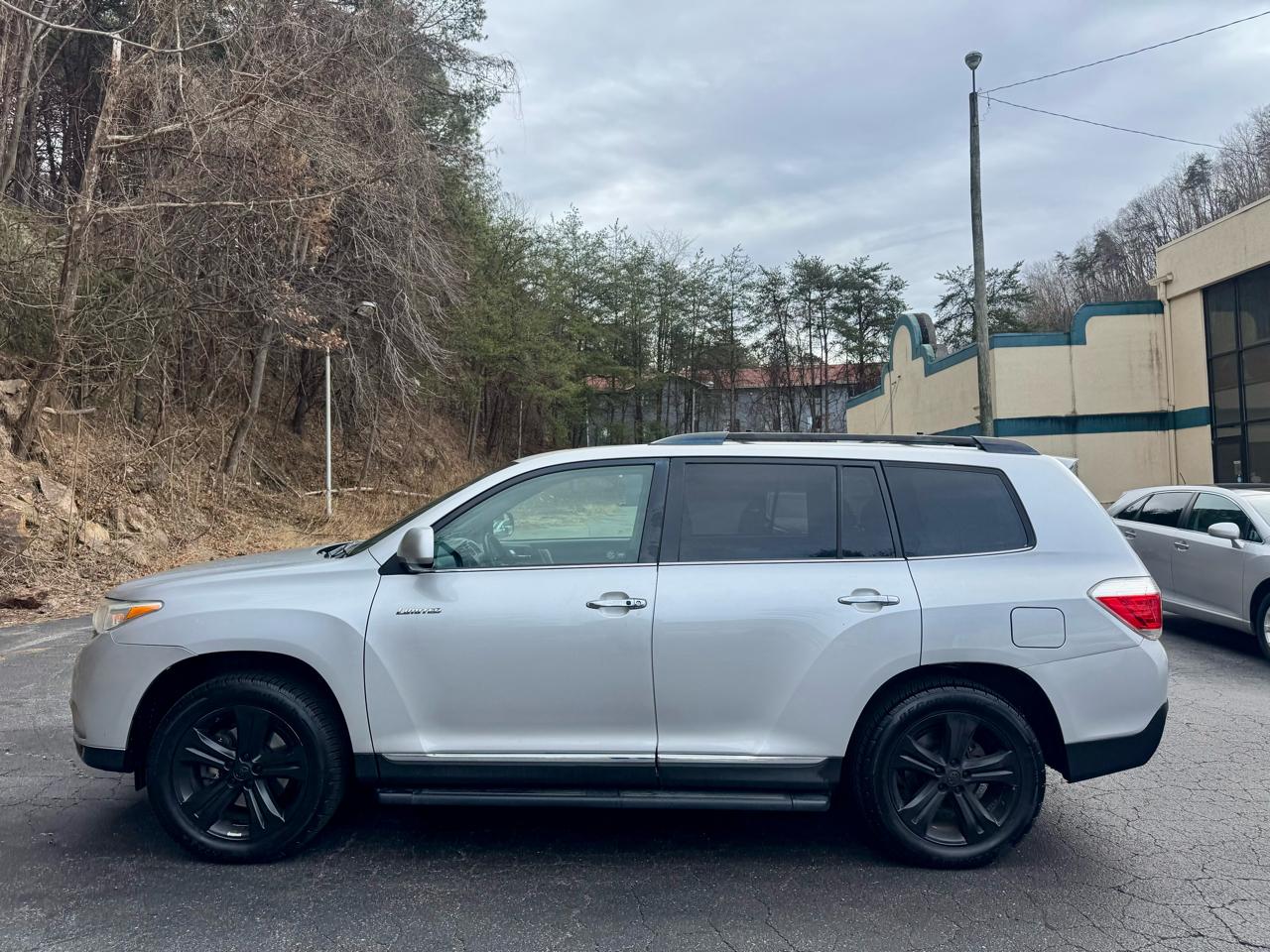 Toyota Highlander Limited 4WD 2011