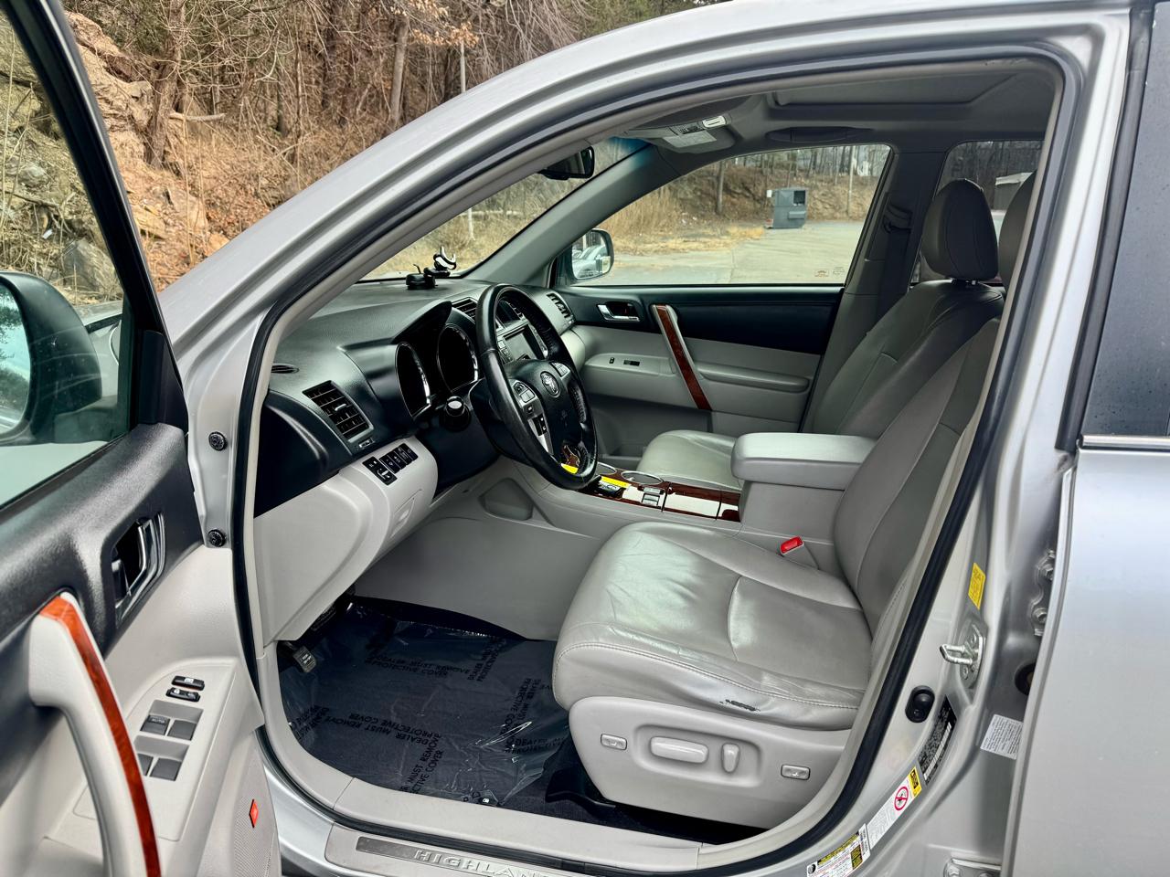 Toyota Highlander Limited 4WD 2011