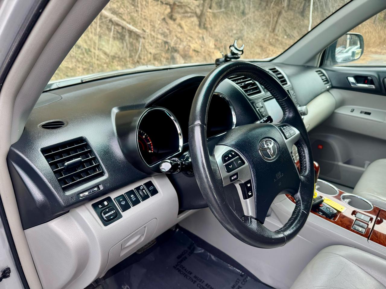 Toyota Highlander Limited 4WD 2011