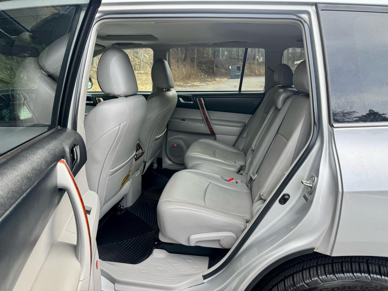 Toyota Highlander Limited 4WD 2011