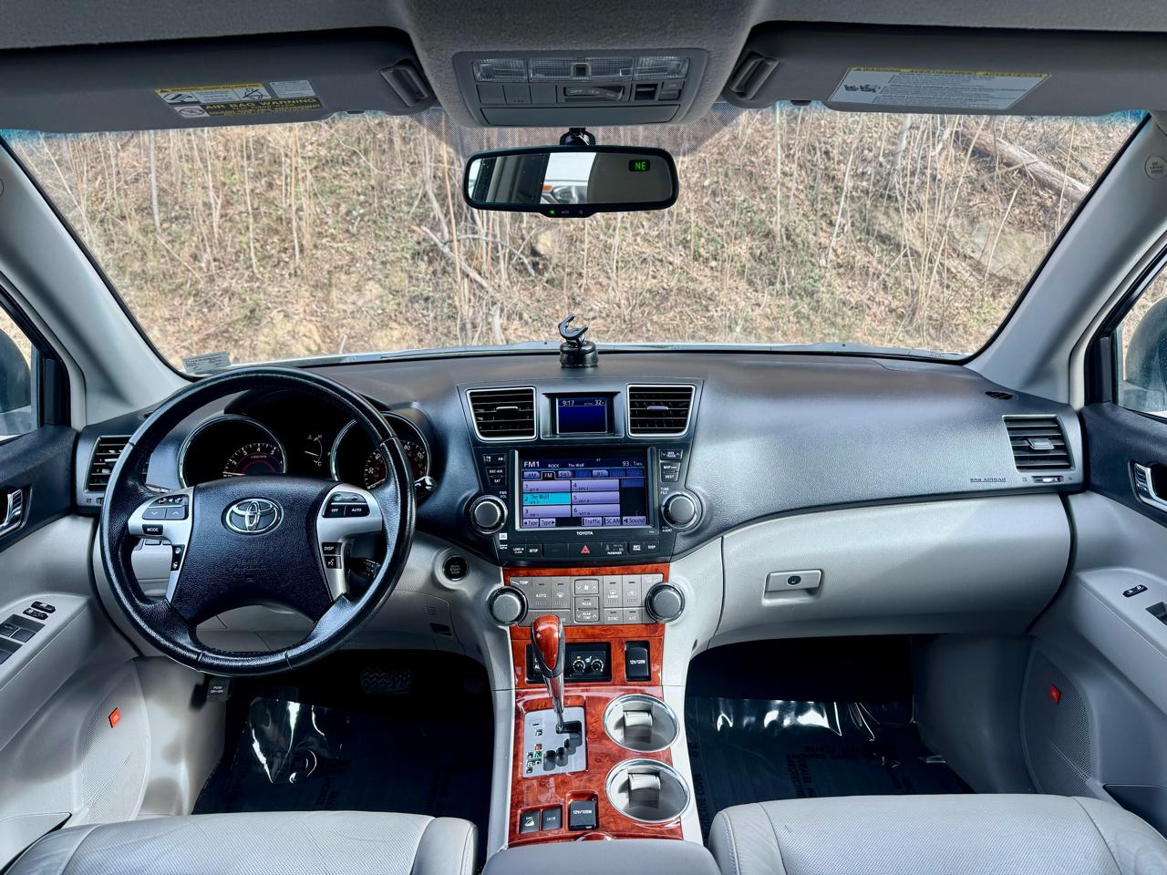 Toyota Highlander Limited 4WD 2011