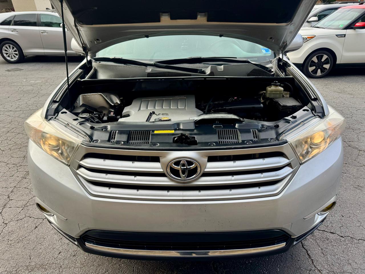 Toyota Highlander Limited 4WD 2011