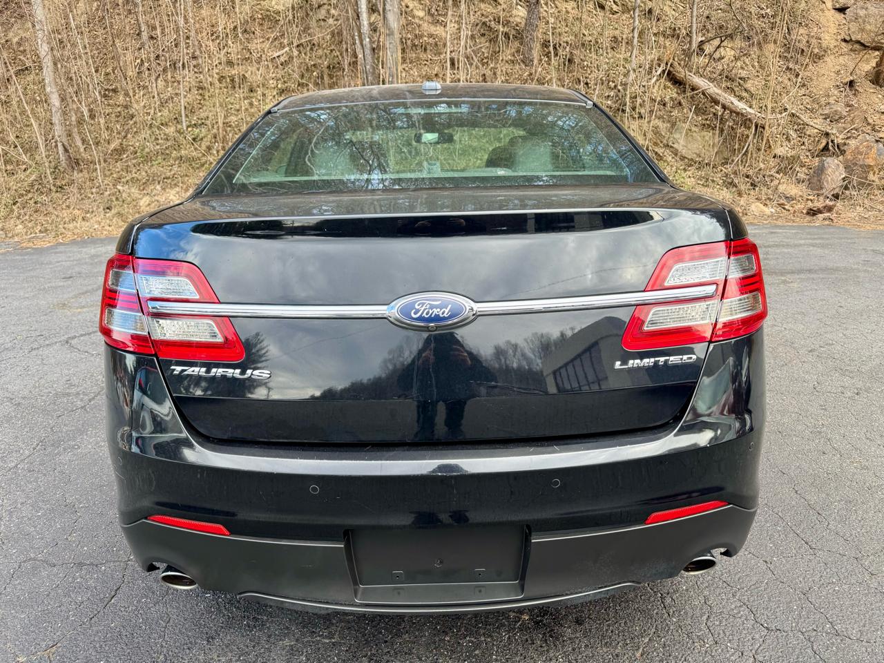 Ford Taurus Limited FWD 2018