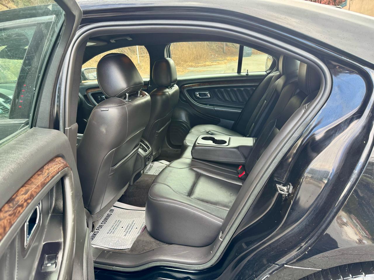 Ford Taurus Limited FWD 2018