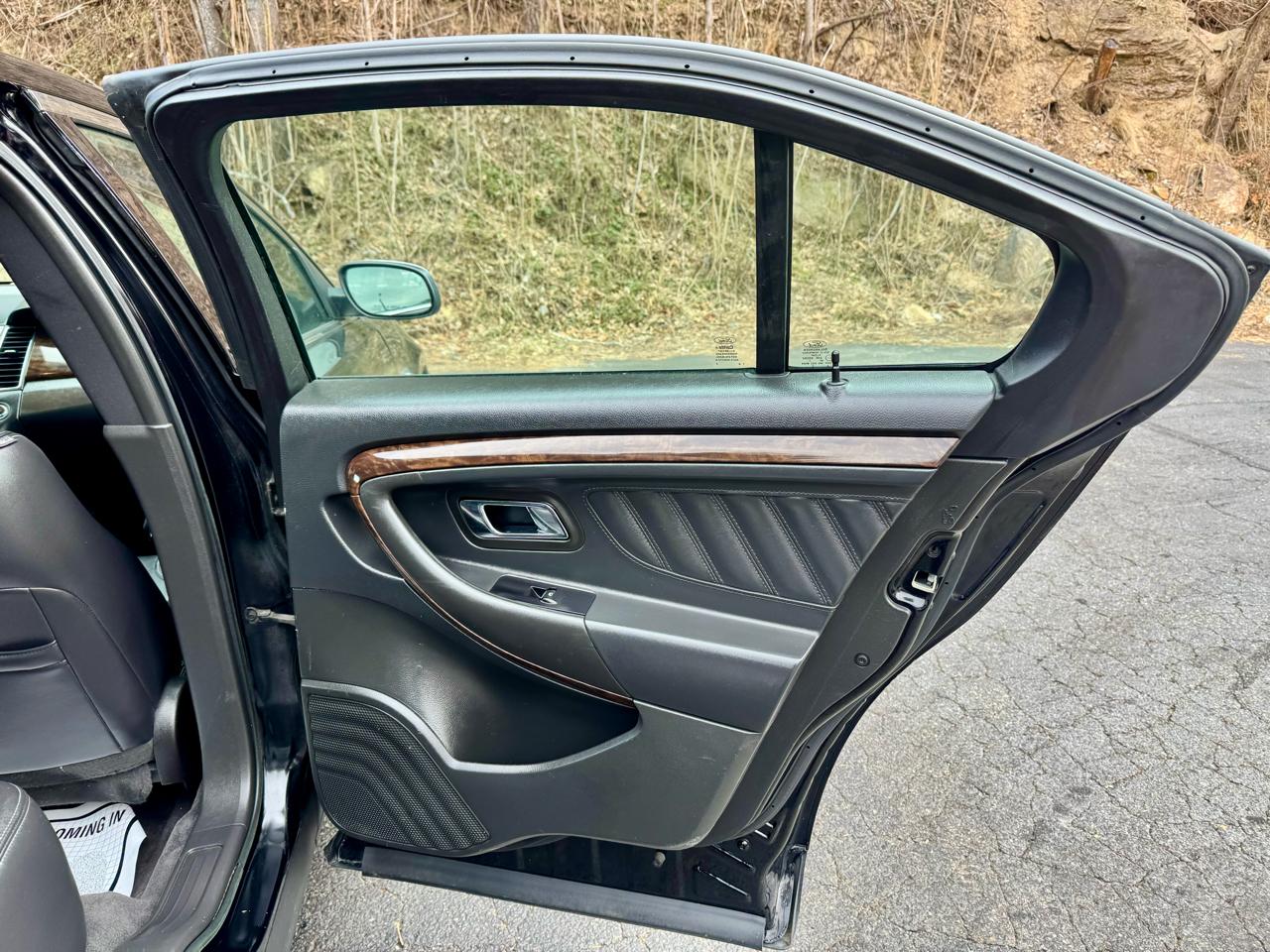 Ford Taurus Limited FWD 2018