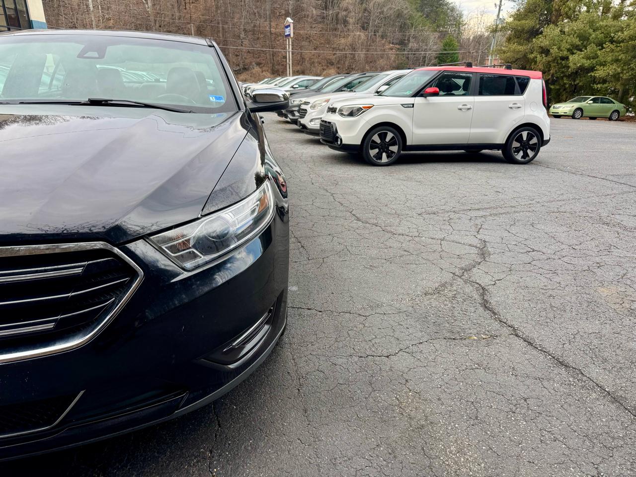 Ford Taurus Limited FWD 2018