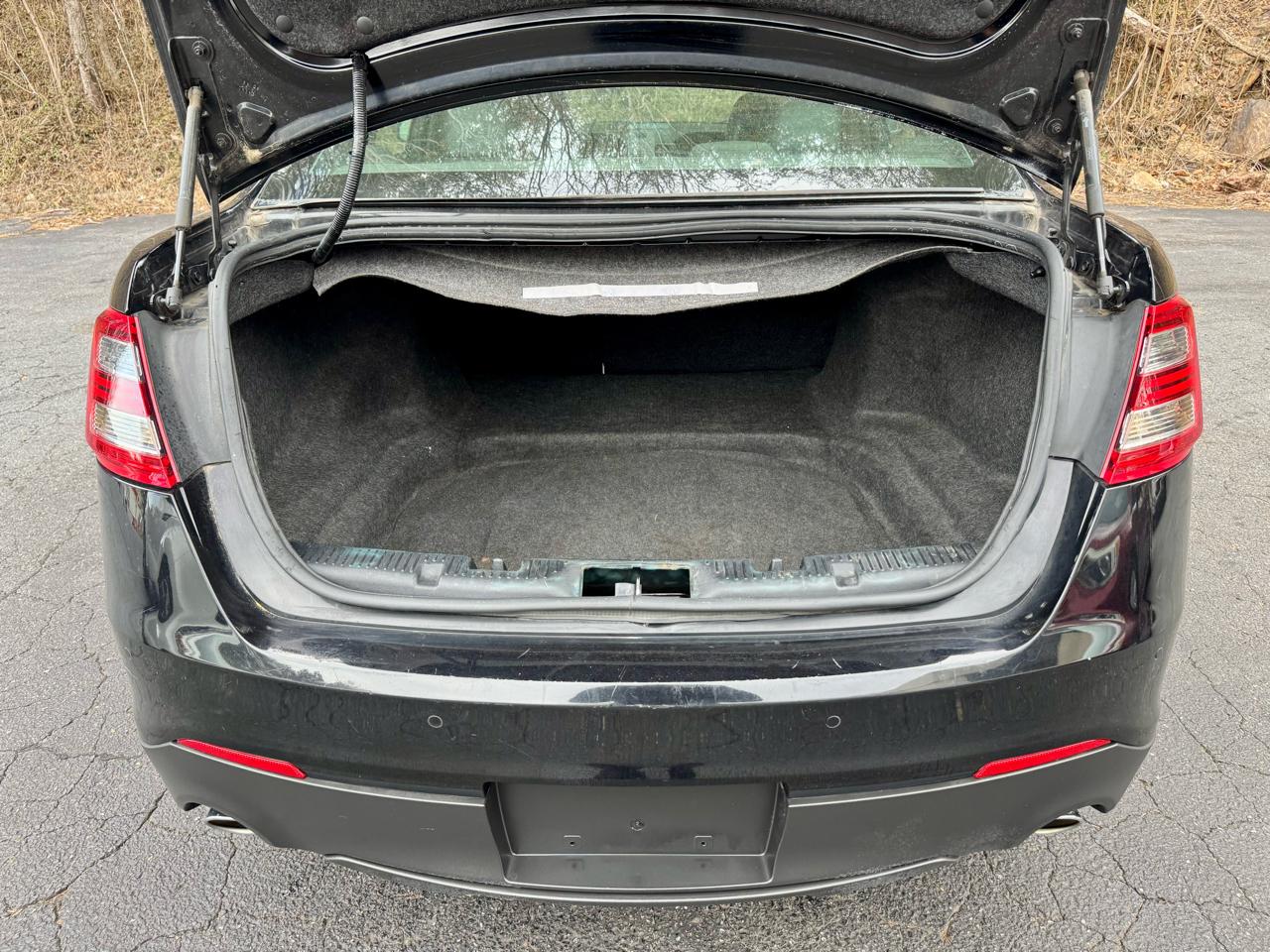 Ford Taurus Limited FWD 2018