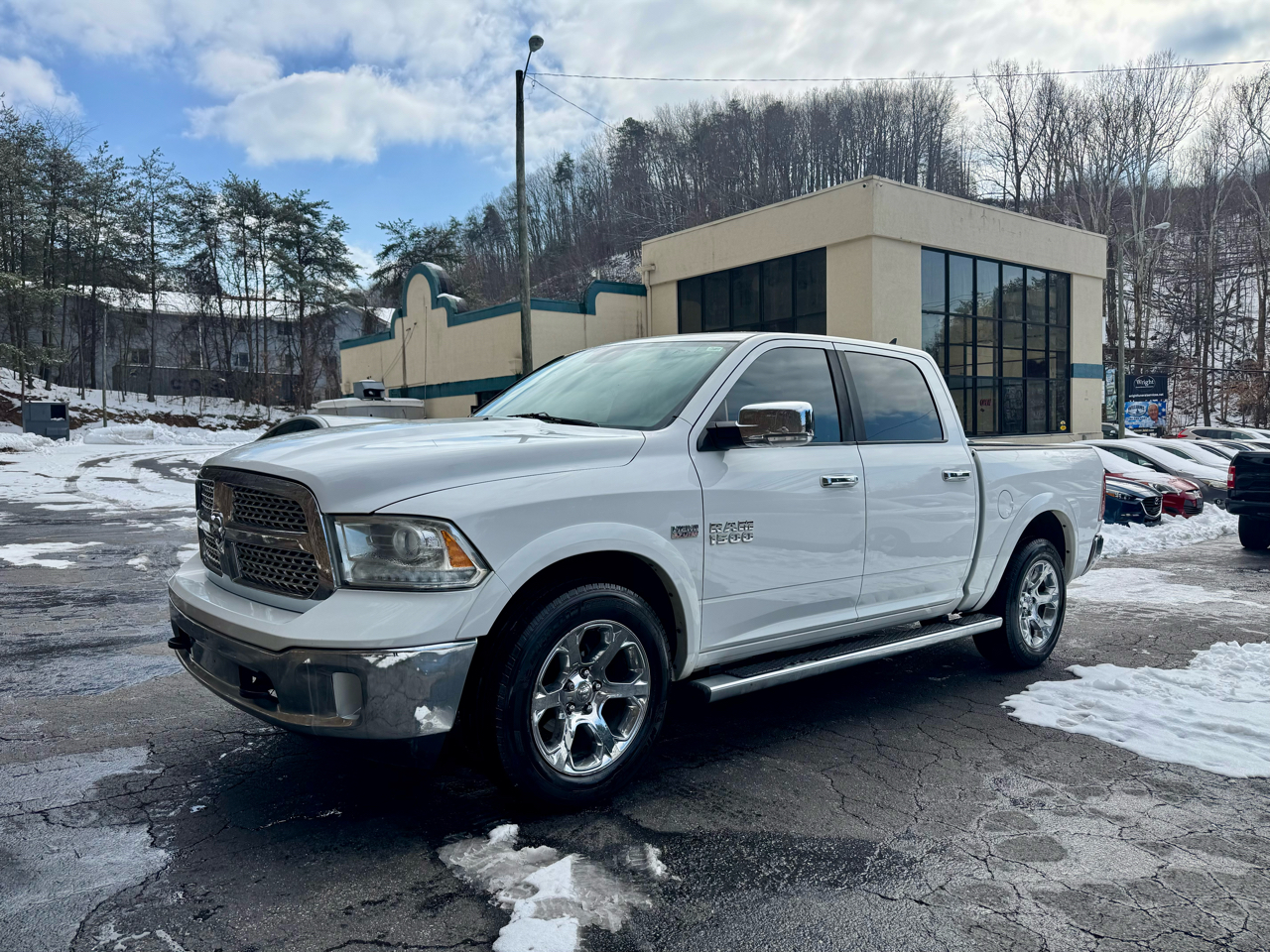 2014 RAM 1500 Laramie Crew Cab SWB 4WD