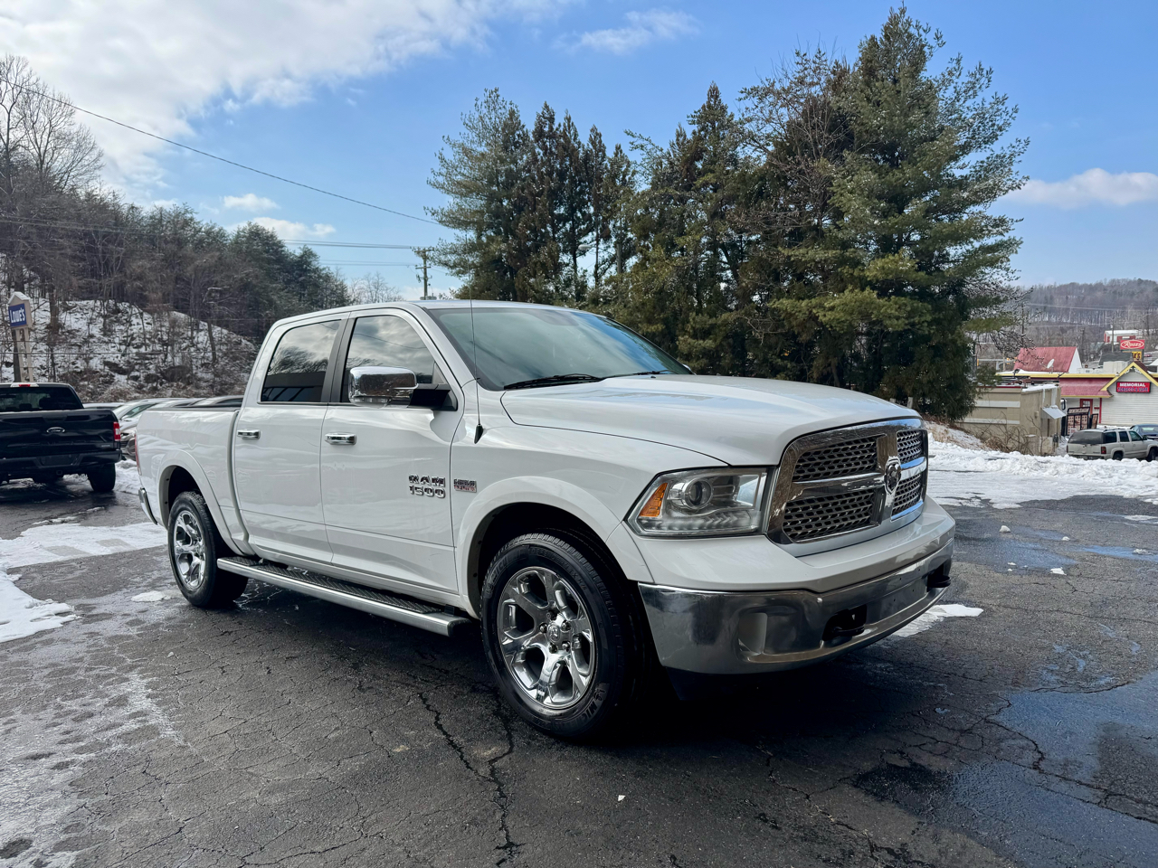 RAM 1500 Laramie Crew Cab SWB 4WD 2014