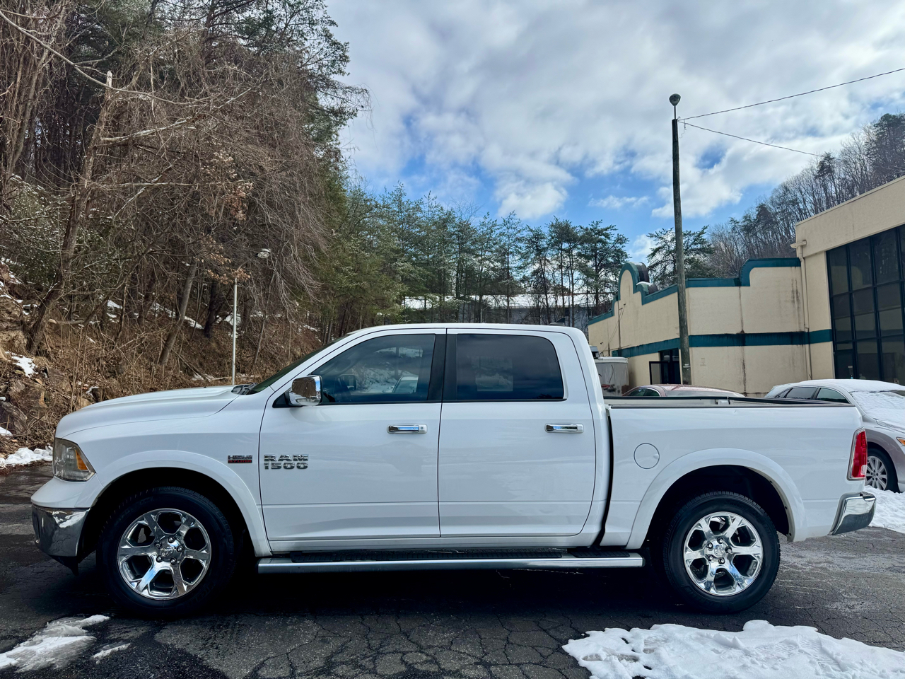 RAM 1500 Laramie Crew Cab SWB 4WD 2014