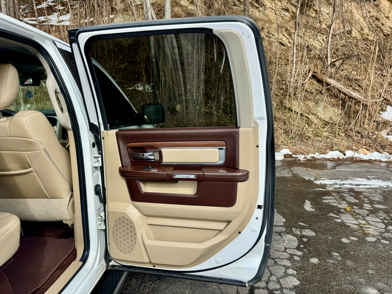 RAM 1500 Laramie Crew Cab SWB 4WD 2014