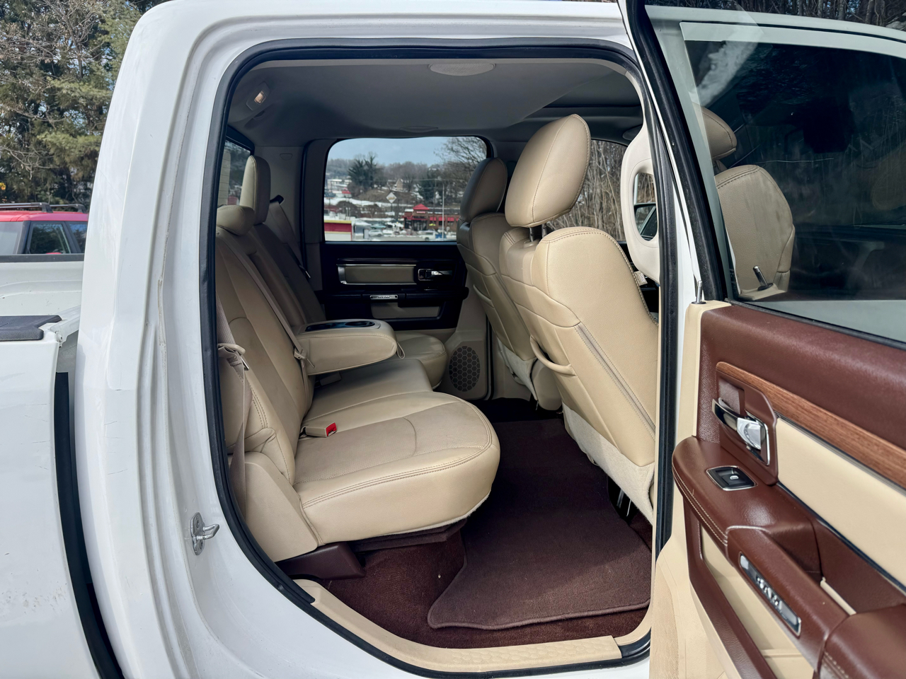 RAM 1500 Laramie Crew Cab SWB 4WD 2014