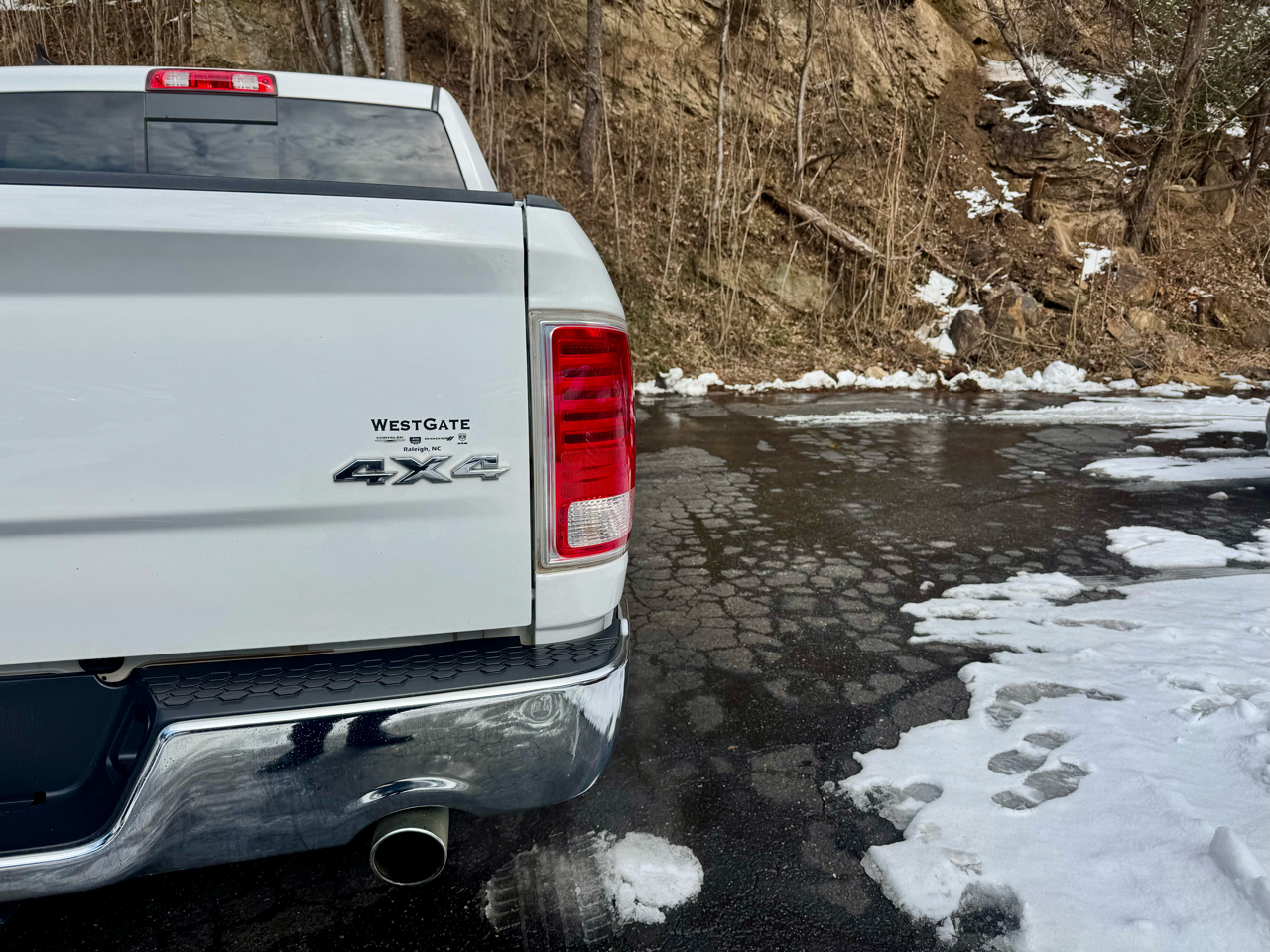 RAM 1500 Laramie Crew Cab SWB 4WD 2014
