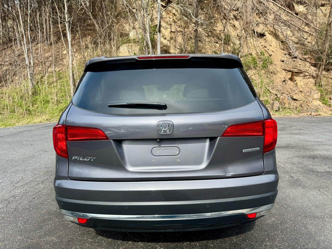 Honda Pilot Touring 2WD 2017