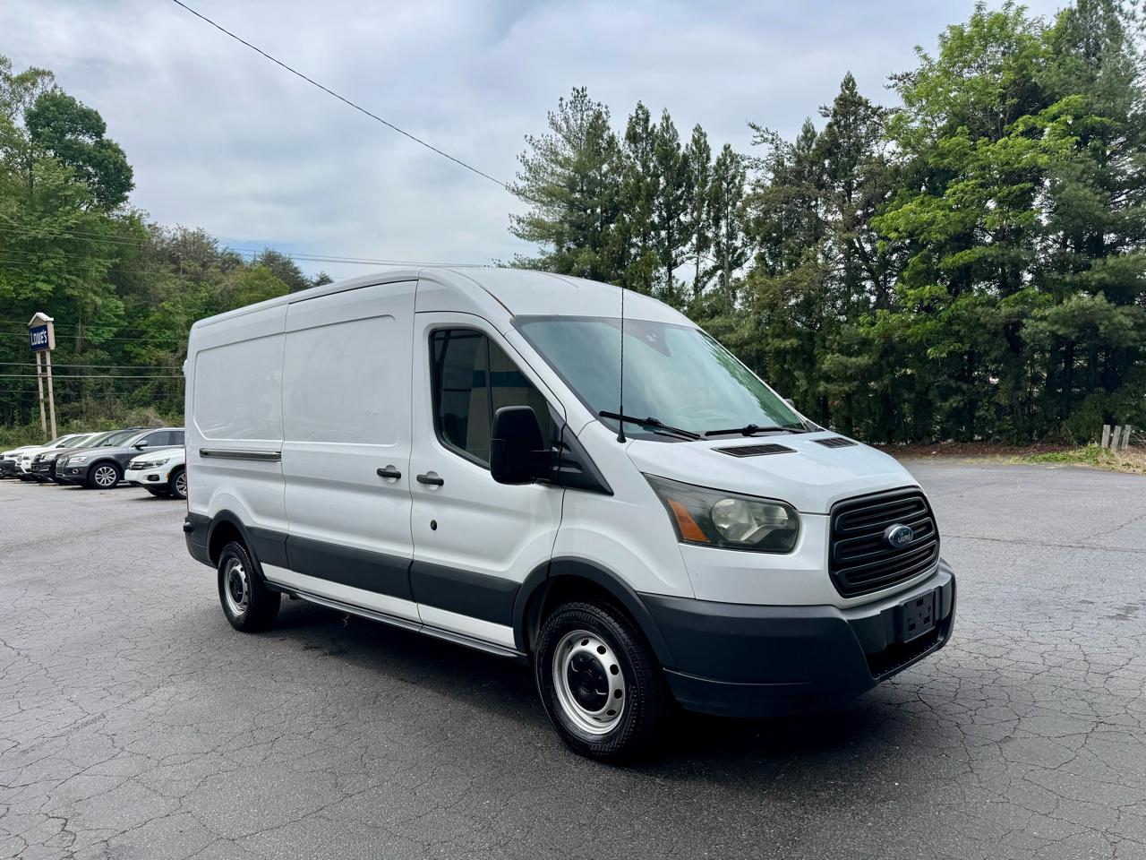 Ford Transit 250 Van Med. Roof w/Sliding Pass. 148-in. WB 2015