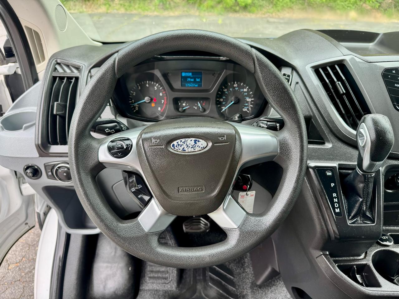 Ford Transit 250 Van Med. Roof w/Sliding Pass. 148-in. WB 2015