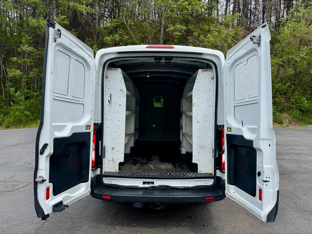 Ford Transit 250 Van Med. Roof w/Sliding Pass. 148-in. WB 2015