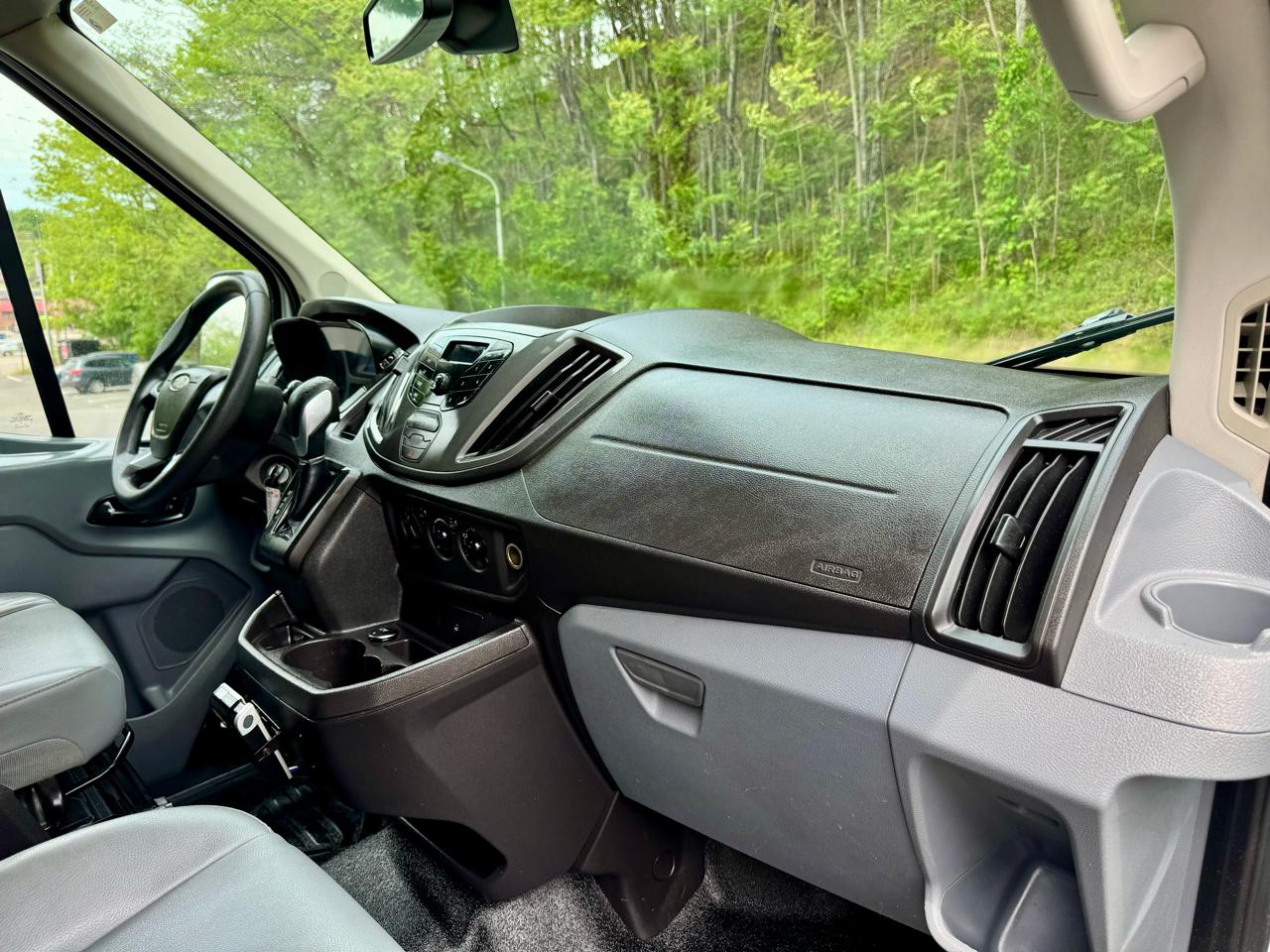 Ford Transit 250 Van Med. Roof w/Sliding Pass. 148-in. WB 2015