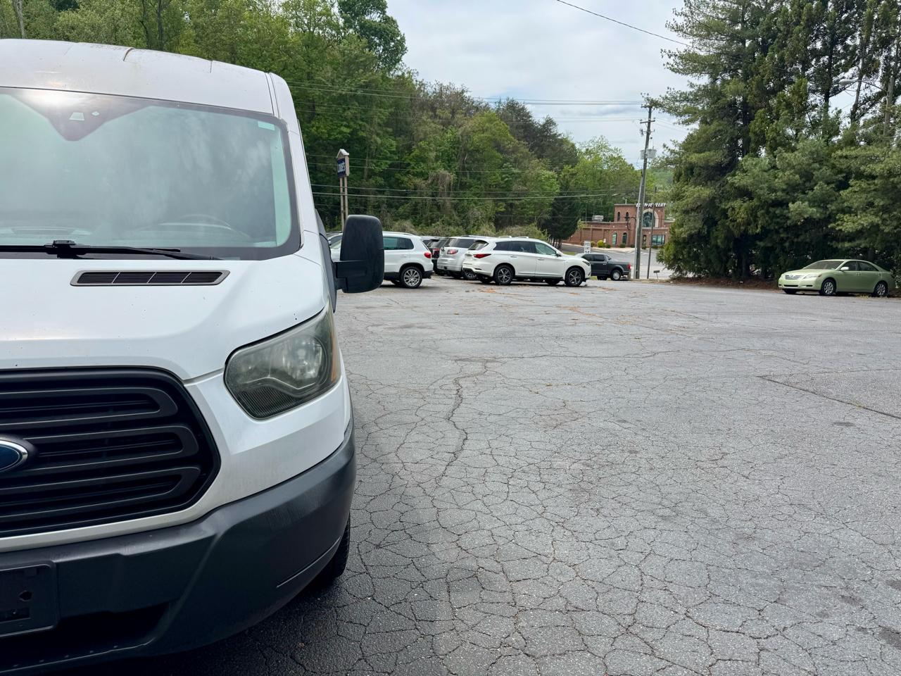 Ford Transit 250 Van Med. Roof w/Sliding Pass. 148-in. WB 2015