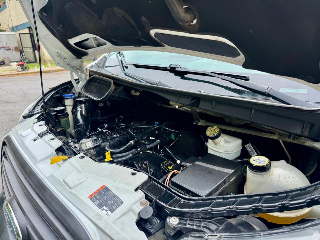 Ford Transit 250 Van Med. Roof w/Sliding Pass. 148-in. WB 2015