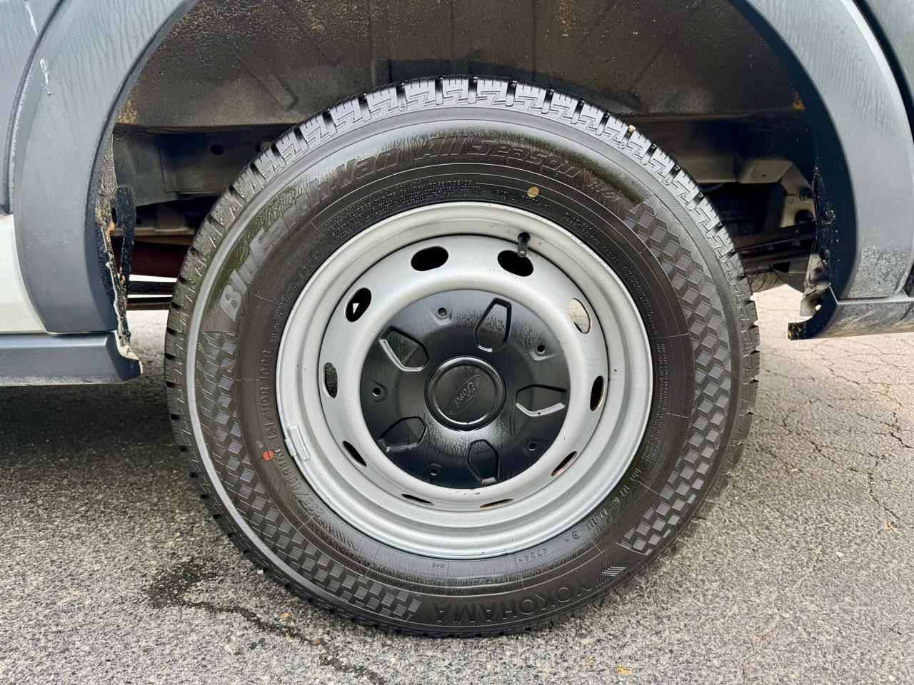 Ford Transit 250 Van Med. Roof w/Sliding Pass. 148-in. WB 2015