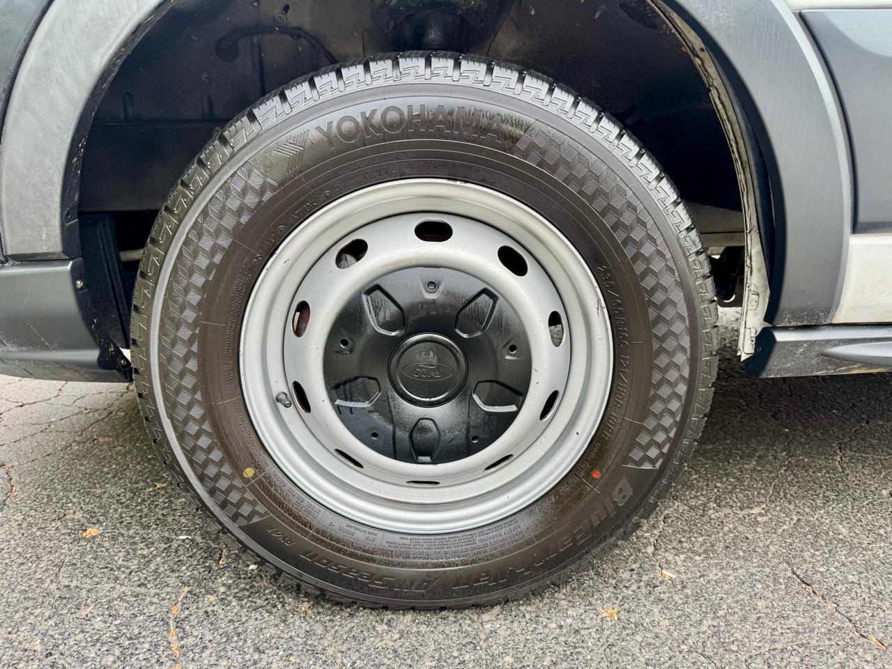 Ford Transit 250 Van Med. Roof w/Sliding Pass. 148-in. WB 2015