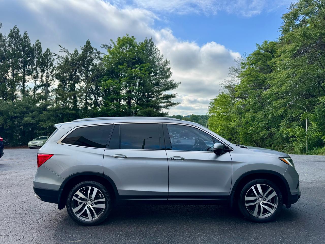 Honda Pilot Touring 2WD 2017