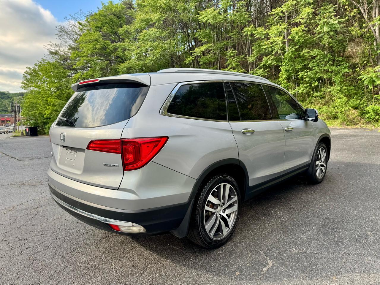 Honda Pilot Touring 2WD 2017