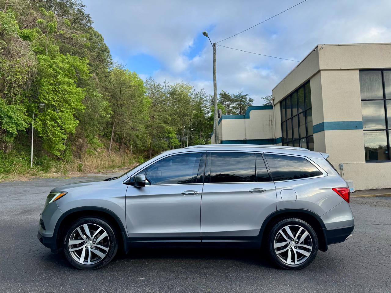 Honda Pilot Touring 2WD 2017