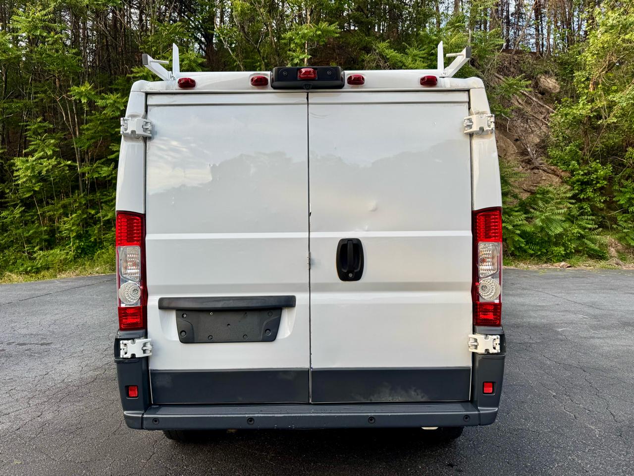RAM Promaster 1500 Low Roof Tradesman 136-in. WB 2016