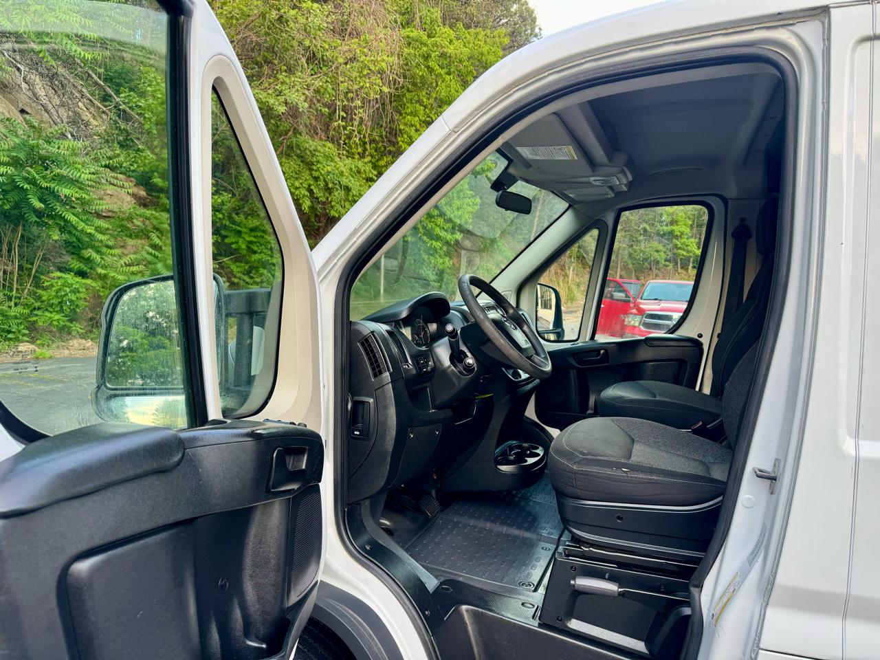 RAM Promaster 1500 Low Roof Tradesman 136-in. WB 2016