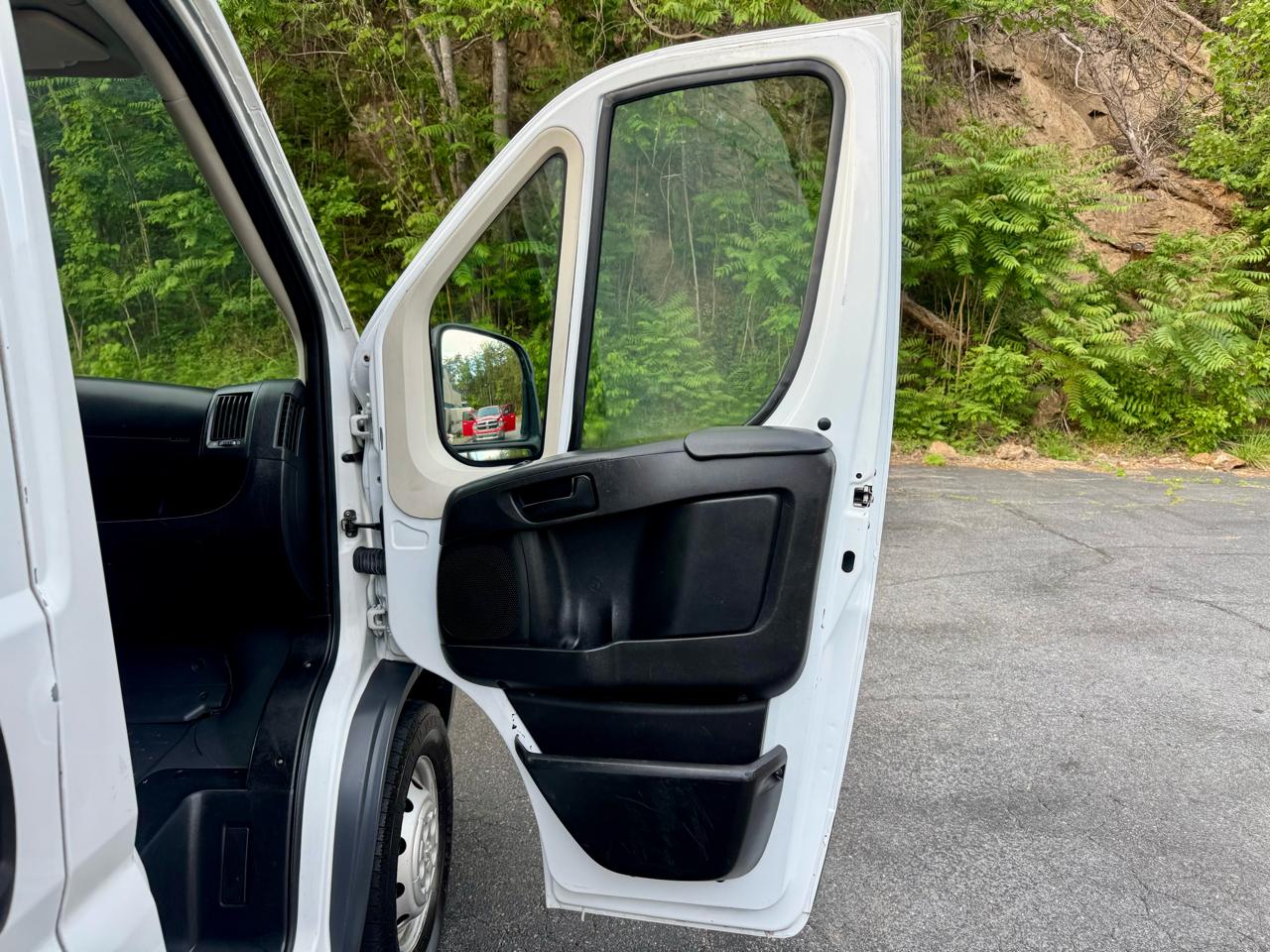 RAM Promaster 1500 Low Roof Tradesman 136-in. WB 2016