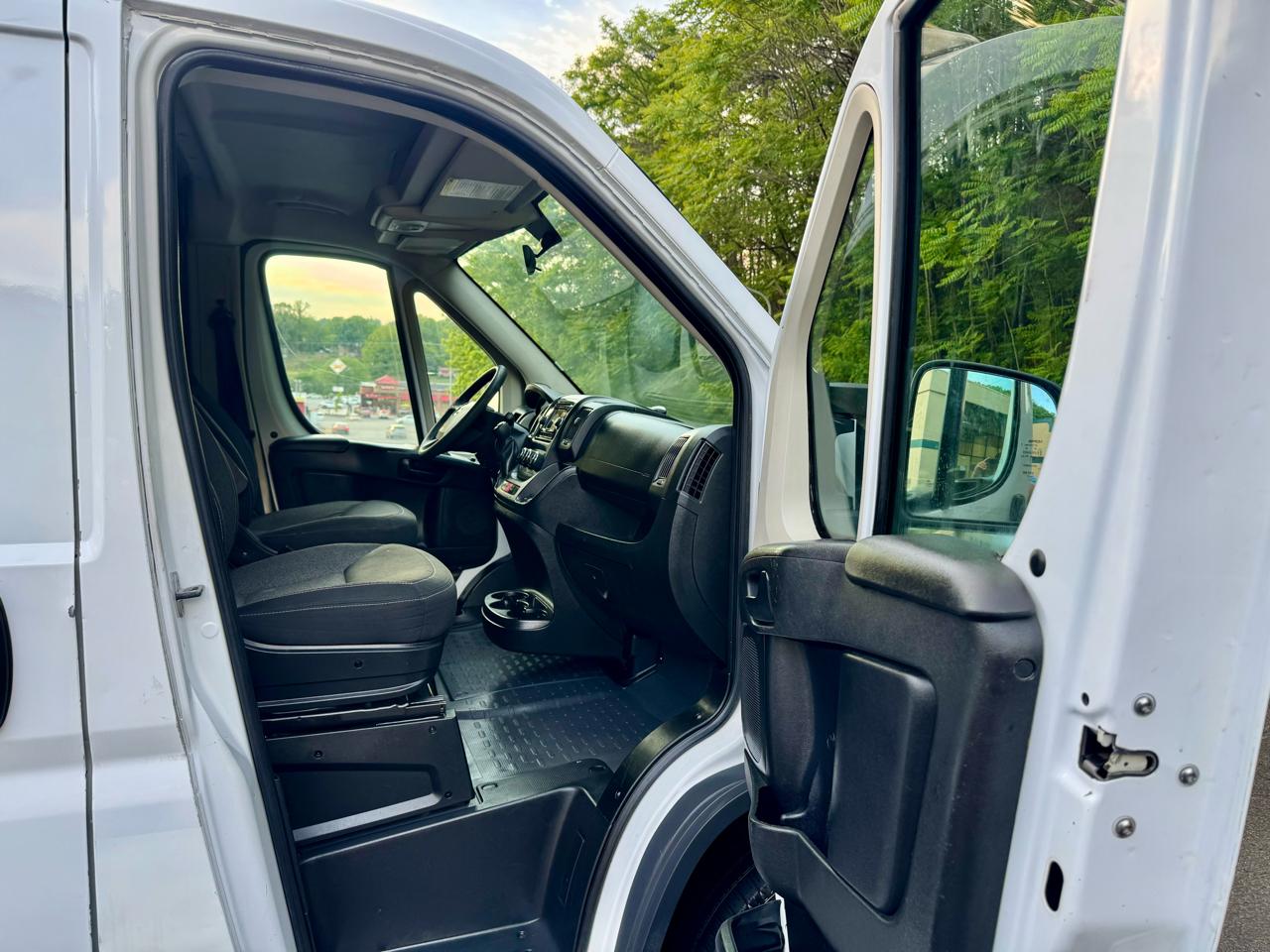 RAM Promaster 1500 Low Roof Tradesman 136-in. WB 2016