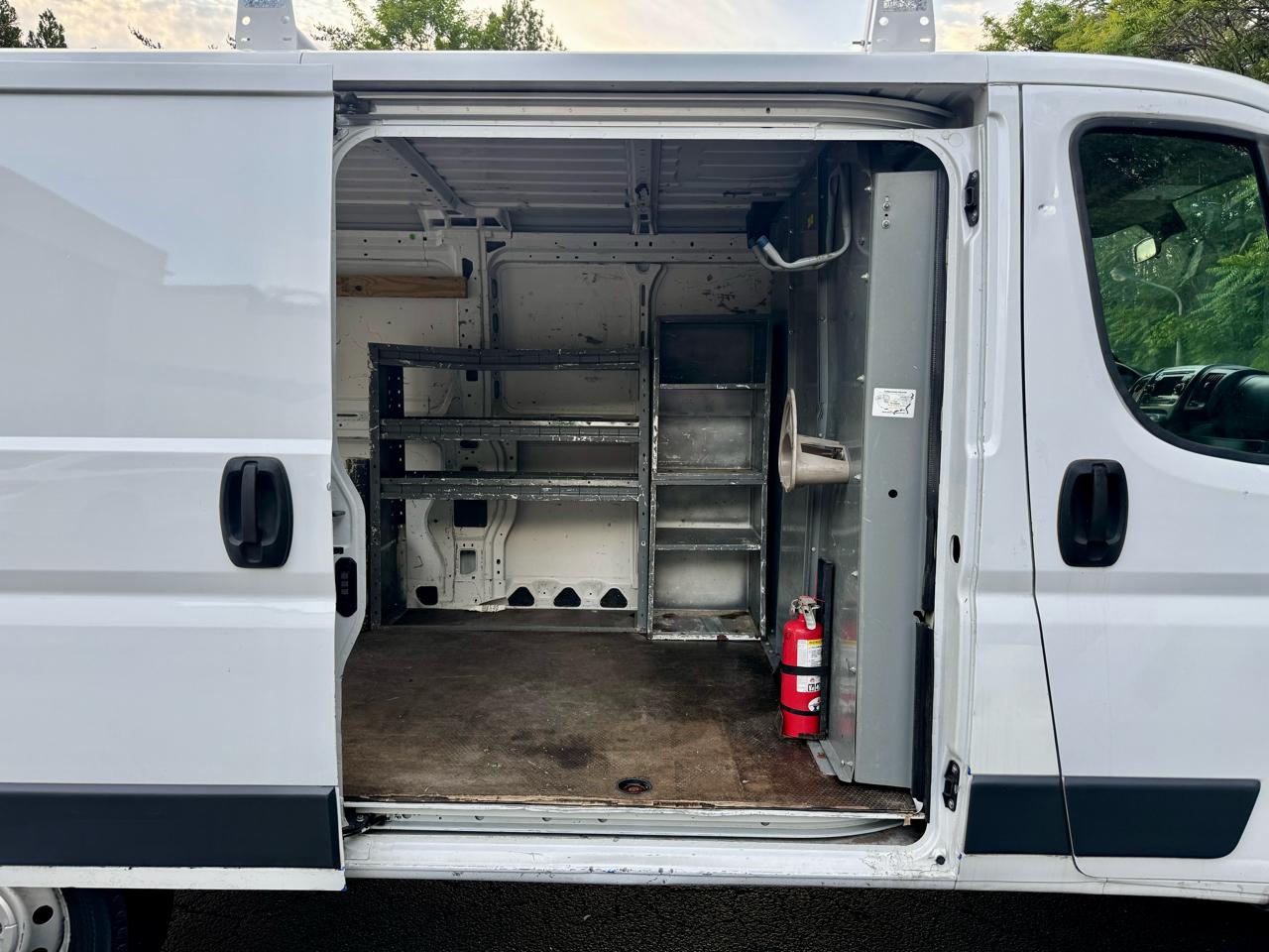 RAM Promaster 1500 Low Roof Tradesman 136-in. WB 2016