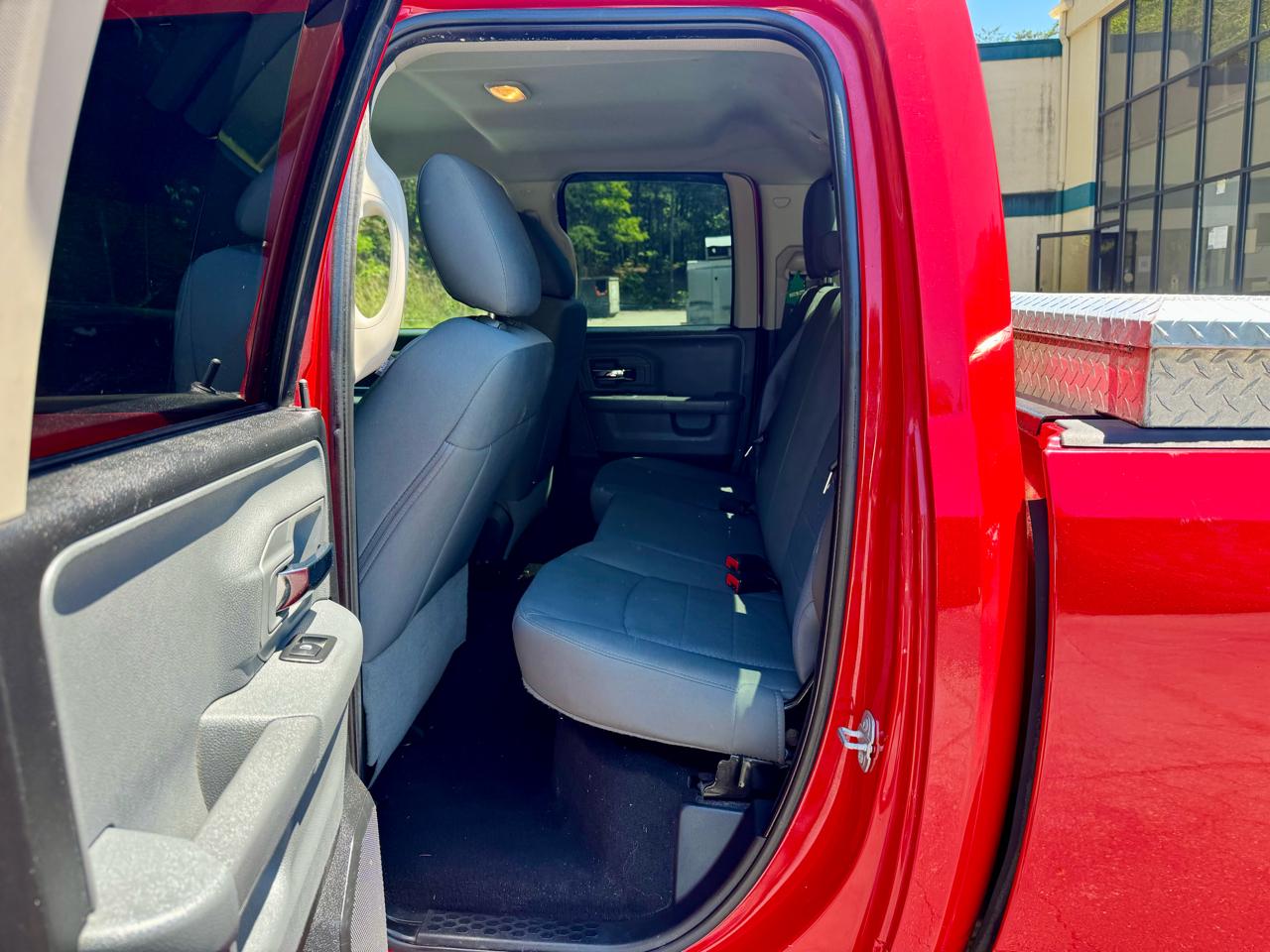 RAM 1500 SLT Quad Cab 4WD 2014