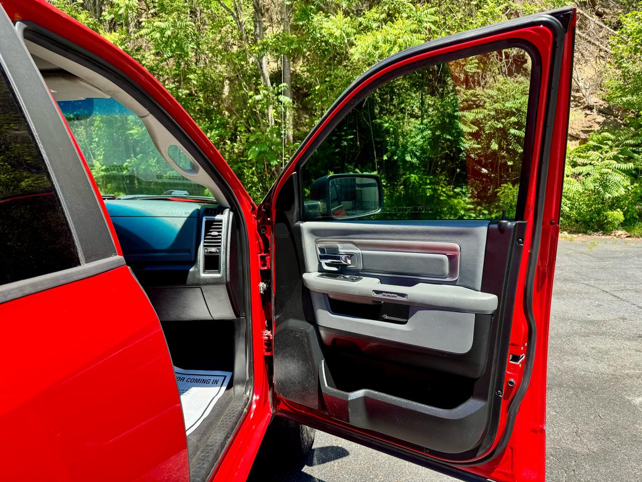 RAM 1500 SLT Quad Cab 4WD 2014
