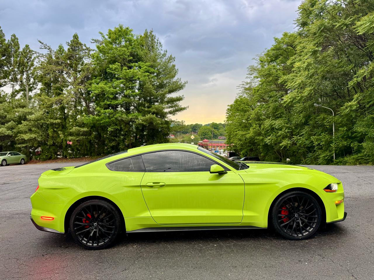 Ford Mustang EcoBoost Coupe 2020