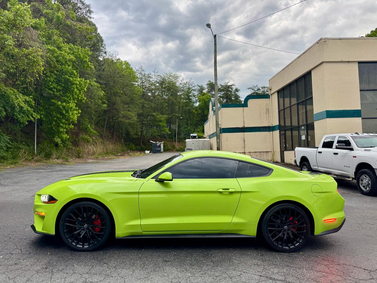 Ford Mustang EcoBoost Coupe 2020